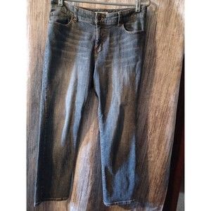Chicos Platinum Ultimate Fit Slim Leg Jeans. Sz. 1.5 Short. 4 pocket.